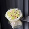 Букет с фисташковой гвоздикой Нежность Доступно на Ликерке