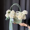 Сумочка с белыми гвоздиками Не Сахарное яблоко Доступно на Ликерке