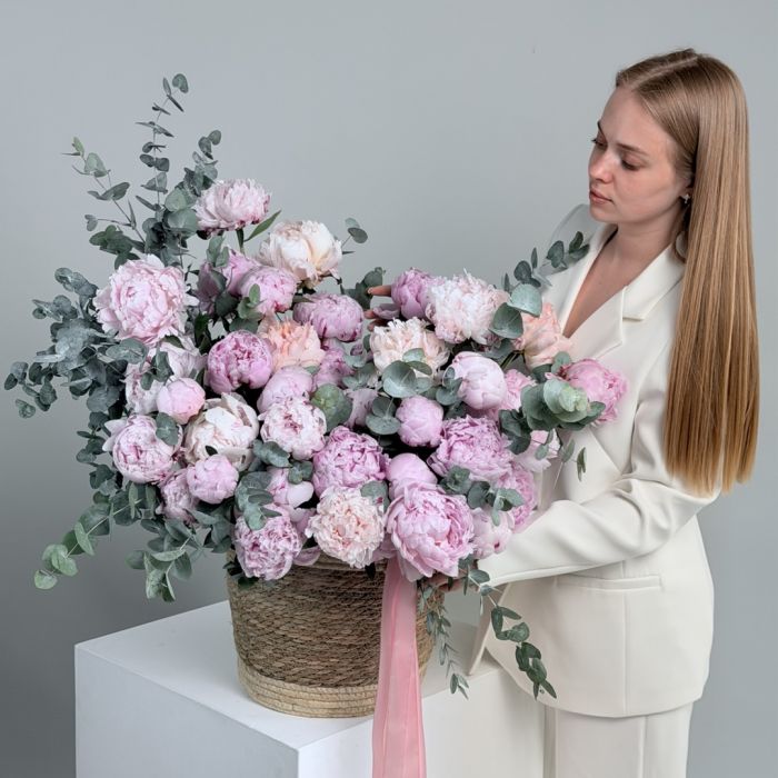 Корзина с пионами Моя Любовь