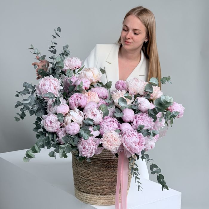 Корзина с пионами Моя Любовь