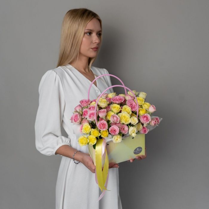 Композиция из кустовых роз Сейшелы